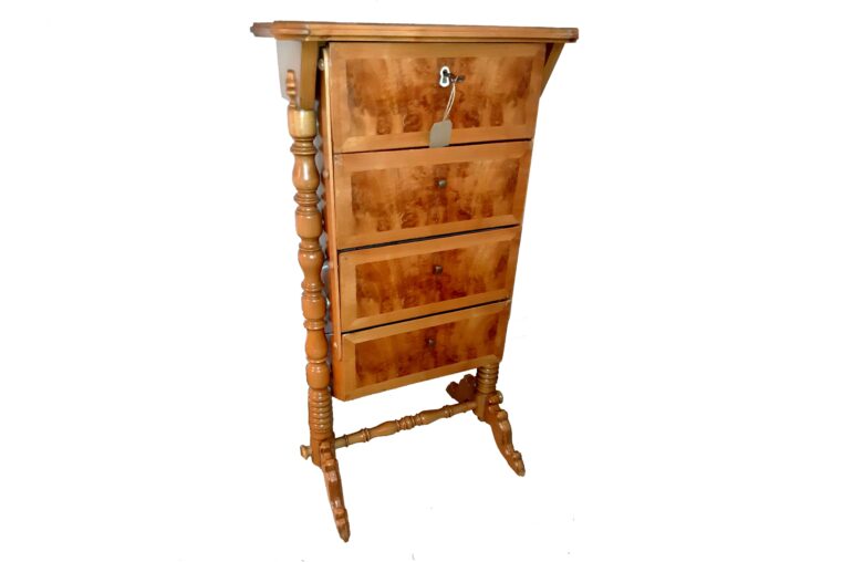 Nähtisch Kirsch 1850